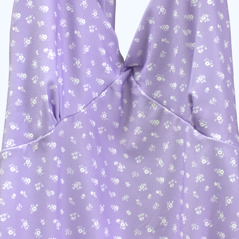 BLUSA CON ESTAMPADO FLOREADO SIN MANGAS LV2731