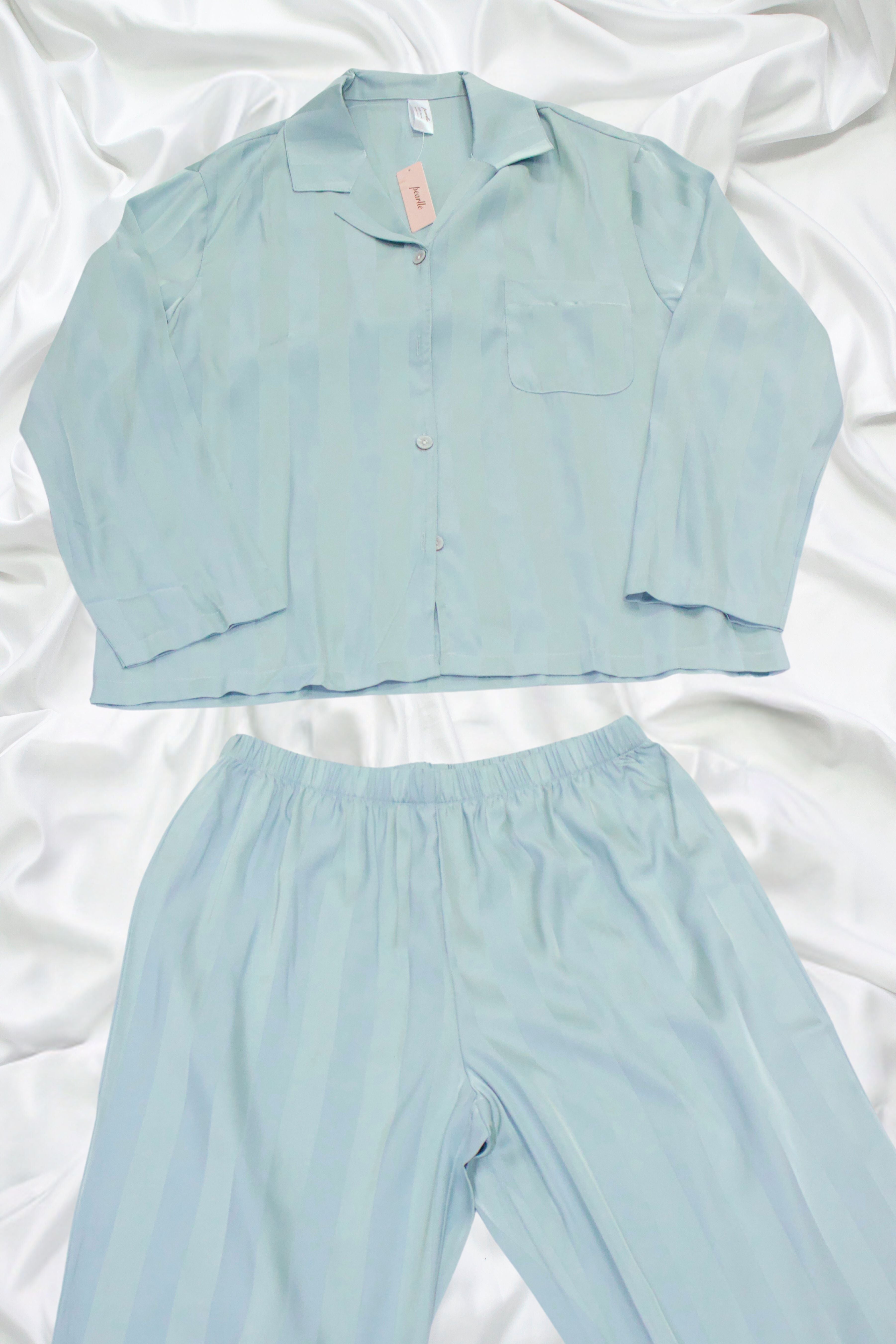 PIJAMA SATINADA DE RAYAS VERTICALES 8201 OFF