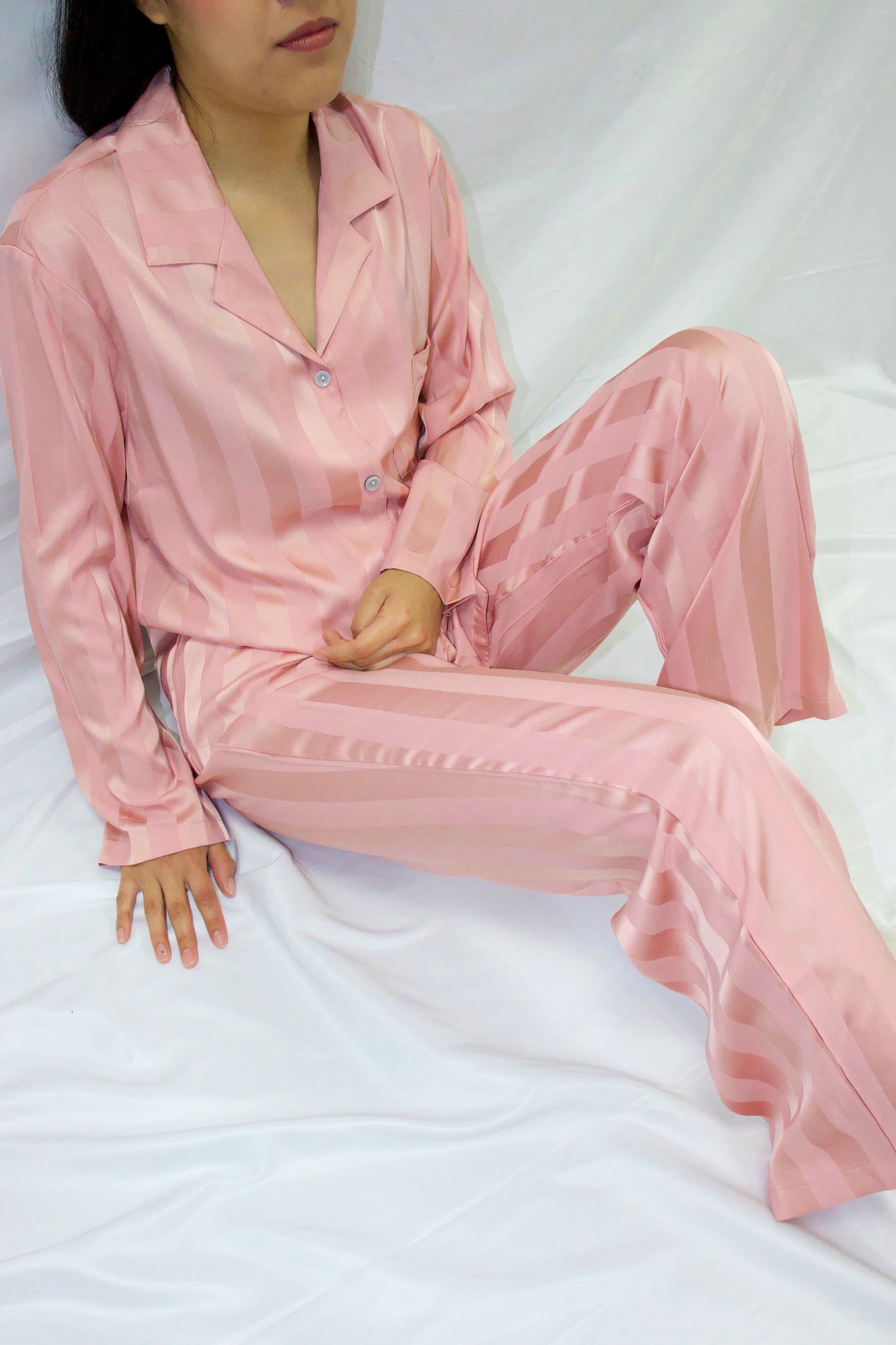 PIJAMA SATINADA DE RAYAS VERTICALES 8201 OFF