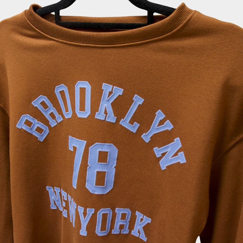 SUÉTER VINTAGE ESTAMPADO &quot;BROOKLYN&quot; LV2594